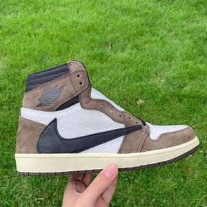 Jordan Travis Scott 1s